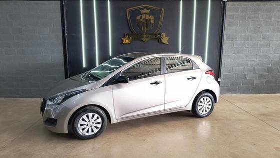 HYUNDAI HB20 1.0 COMFORT 12V FLEX 4P MANUAL HYUNDAI HB20 1.0 COMFORT 12V FLEX 4P MANUAL